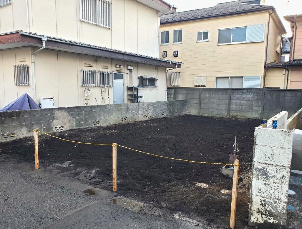 神奈川県座間市相模が丘での住宅解体工事完了後の更地の様子